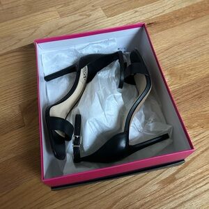 Vince Camuto Lauralie Black Heels US 8 NWT